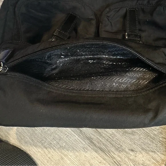 Vintage 90's Prada Vela Nylon Double Buckle Black Messenger Crossbody Bag Rare - Picture 3 of 9